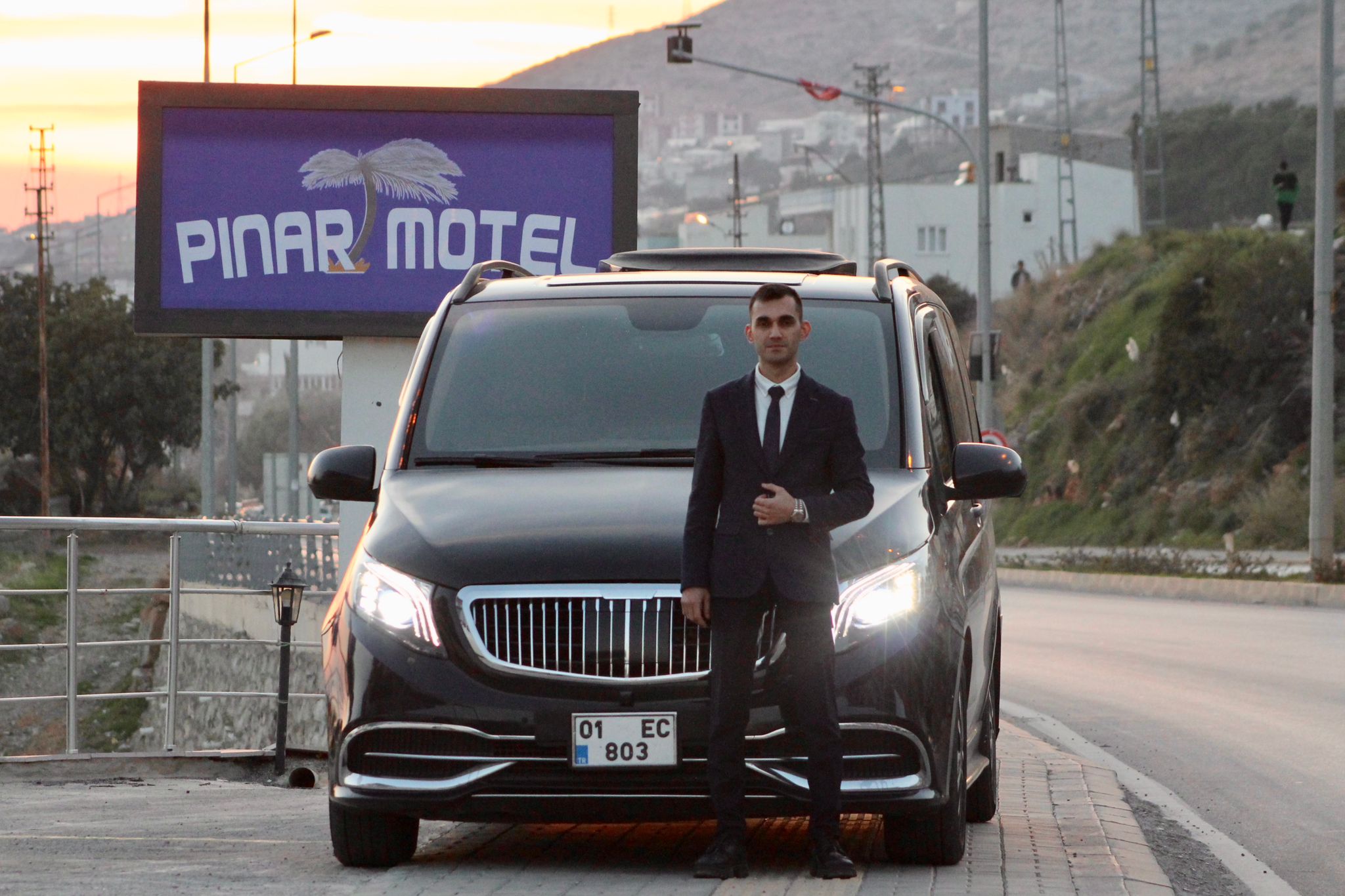 Çukurova Havalimanı Şöförlü Araç Kiralama
